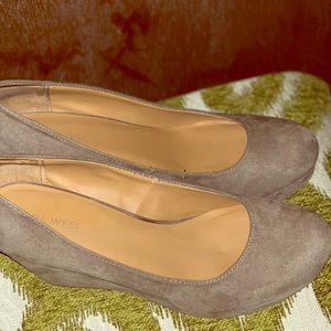 Nine West Round Toe Platform Pumps